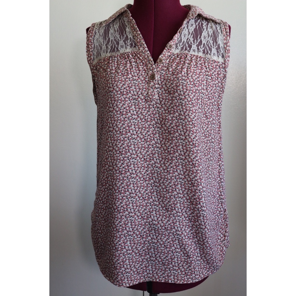 Floral/Lace Collared Tank Top